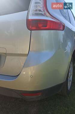 Мінівен Renault Grand Scenic 2009 в 