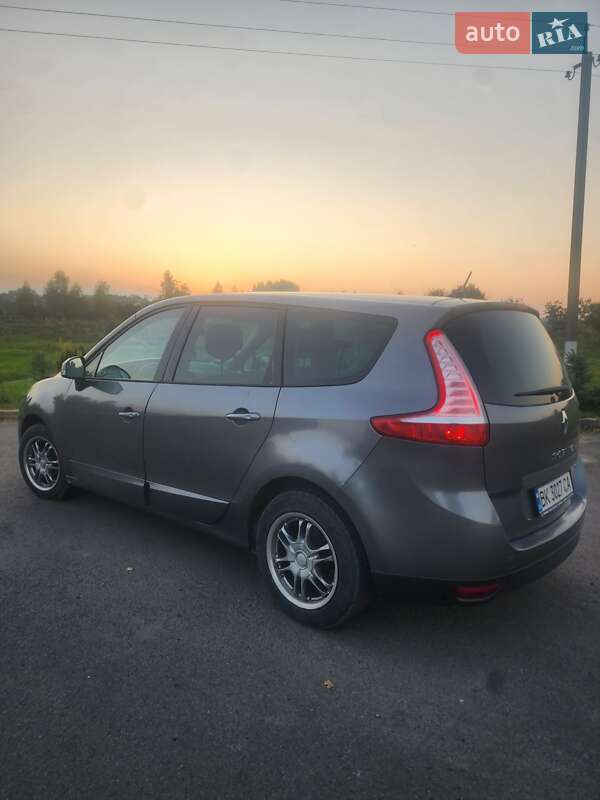 Минивэн Renault Grand Scenic 2011 в Ровно