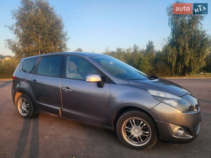 Минивэн Renault Grand Scenic 2011 в Ровно