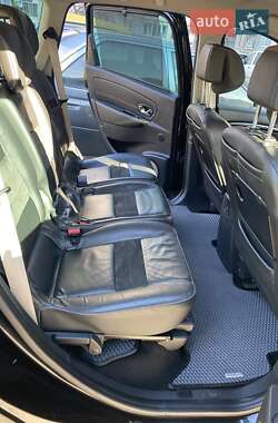 Минивэн Renault Grand Scenic 2015 в 