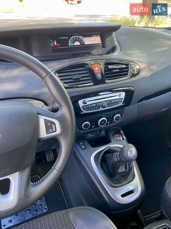 Минивэн Renault Grand Scenic 2011 в Киеве фото 19 Минивэн Renault Grand Scenic 2011 в Киеве