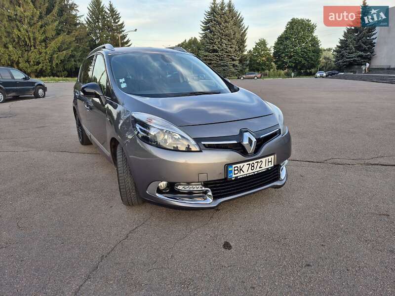 Минивэн Renault Grand Scenic 2015 в 