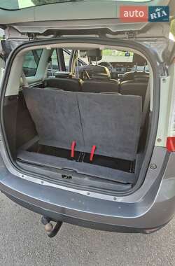 Минивэн Renault Grand Scenic 2015 в 