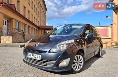 Минивэн Renault Grand Scenic 2010 в 