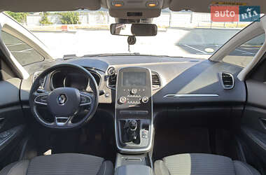 Минивэн Renault Grand Scenic 2017 в 
