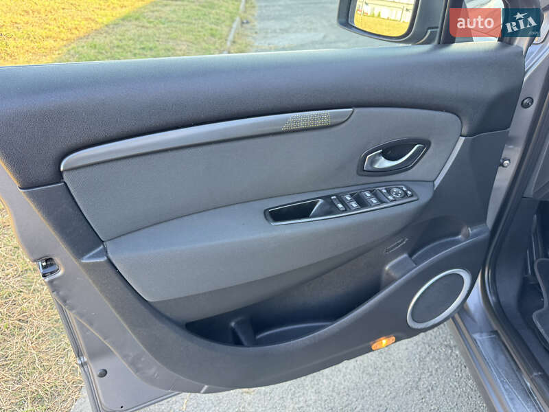 Мінівен Renault Grand Scenic 2010 в Києві фото 29 Мінівен Renault Grand Scenic 2010 в Києві