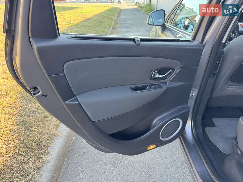 Мінівен Renault Grand Scenic 2010 в Києві фото 32 Мінівен Renault Grand Scenic 2010 в Києві