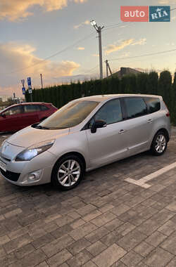 Минивэн Renault Grand Scenic 2011 в 
