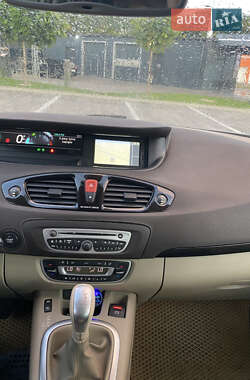 Минивэн Renault Grand Scenic 2011 в 
