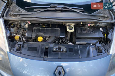 Минивэн Renault Grand Scenic 2010 в 