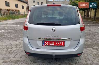 Минивэн Renault Grand Scenic 2012 в 