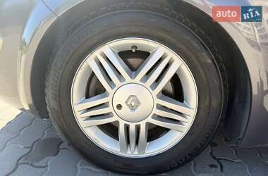 Минивэн Renault Grand Scenic 2004 в 