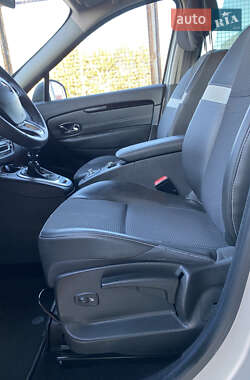 Минивэн Renault Grand Scenic 2012 в 