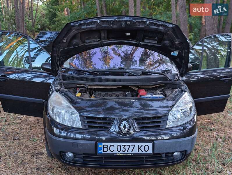 Минивэн Renault Grand Scenic 2005 в Русской Поляне
