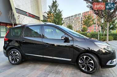 Минивэн Renault Grand Scenic 2015 в 