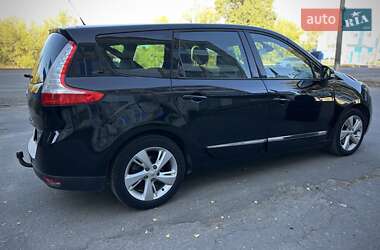 Минивэн Renault Grand Scenic 2012 в 