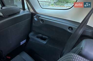 Минивэн Renault Grand Scenic 2012 в 