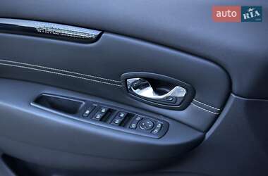 Минивэн Renault Grand Scenic 2012 в 