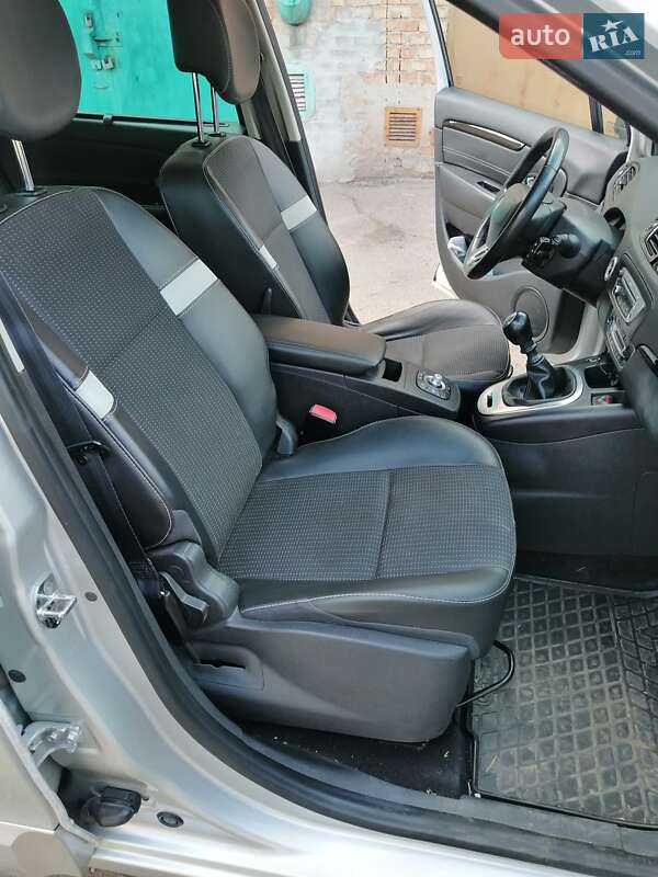 Мінівен Renault Grand Scenic 2014 в Кривому Розі фото 5 Мінівен Renault Grand Scenic 2014 в Кривому Розі