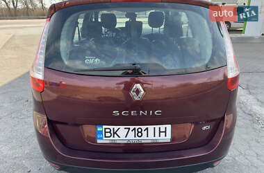 Минивэн Renault Grand Scenic 2012 в 
