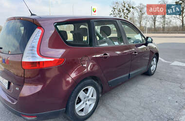 Минивэн Renault Grand Scenic 2012 в 