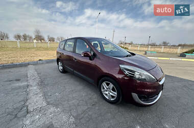 Минивэн Renault Grand Scenic 2012 в 