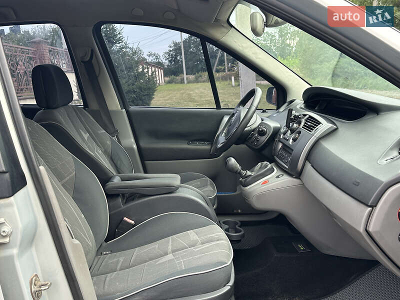 Мінівен Renault Grand Scenic 2004 в Львові фото 11 Мінівен Renault Grand Scenic 2004 в Львові