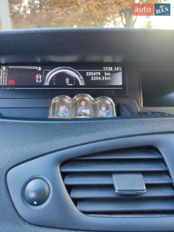 Мінівен Renault Grand Scenic 2012 в Полтаві фото 15 Мінівен Renault Grand Scenic 2012 в Полтаві