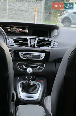 Минивэн Renault Grand Scenic 2013 в 