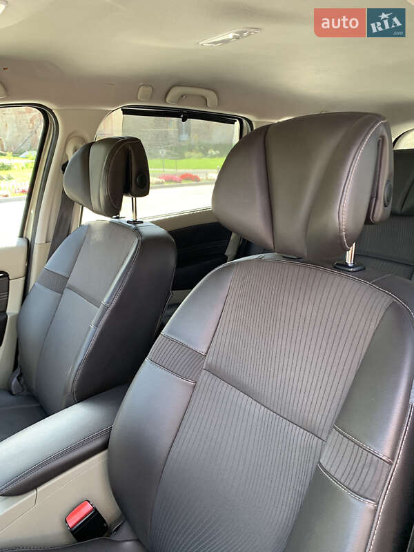 Минивэн Renault Grand Scenic 2011 в Тернополе