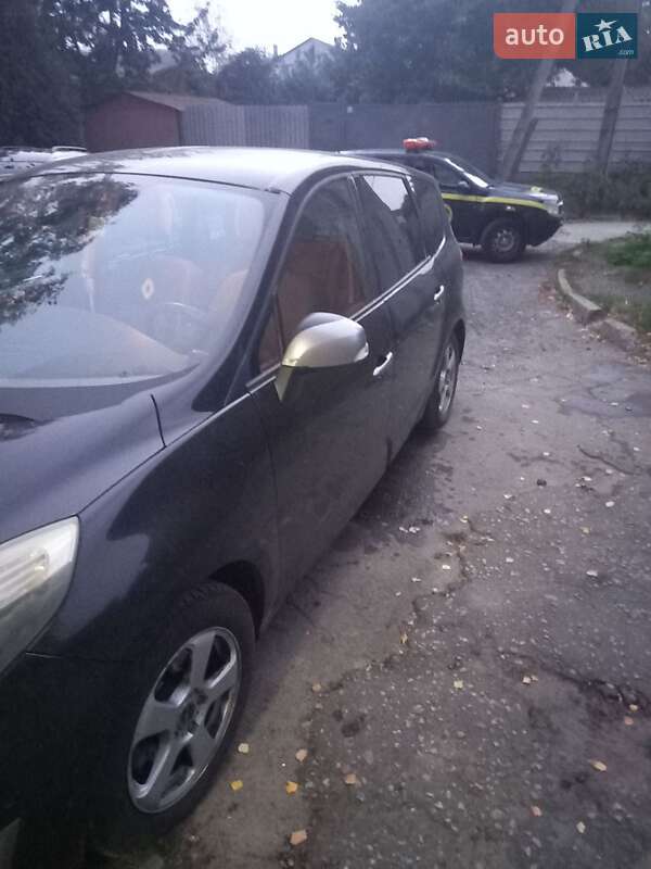 Минивэн Renault Grand Scenic 2010 в Сумах