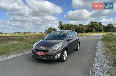 Минивэн Renault Grand Scenic 2010 в 