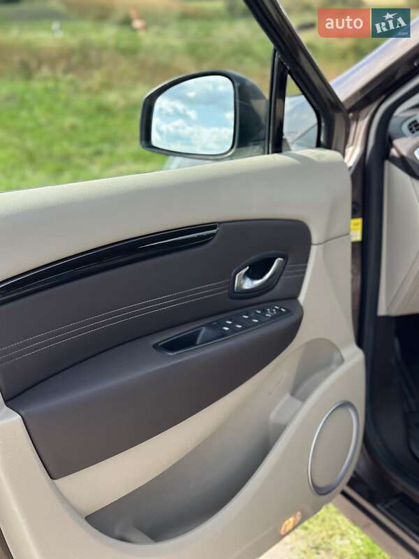 Минивэн Renault Grand Scenic 2010 в Демидовке