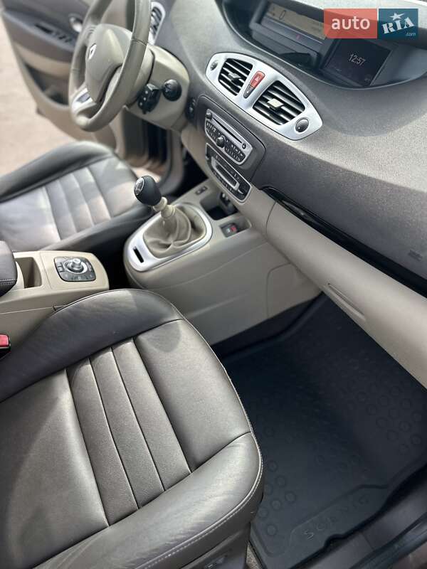 Минивэн Renault Grand Scenic 2010 в Демидовке