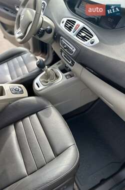 Минивэн Renault Grand Scenic 2010 в 
