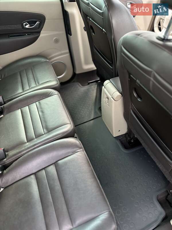 Минивэн Renault Grand Scenic 2010 в Демидовке