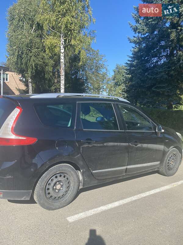 Renault Grand Scenic 2012
