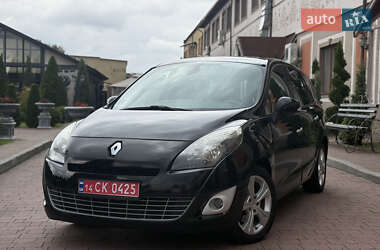 Минивэн Renault Grand Scenic 2011 в 