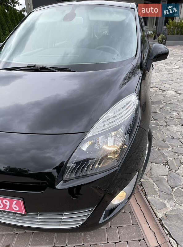 Минивэн Renault Grand Scenic 2011 в Черновцах
