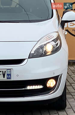Минивэн Renault Grand Scenic 2013 в 