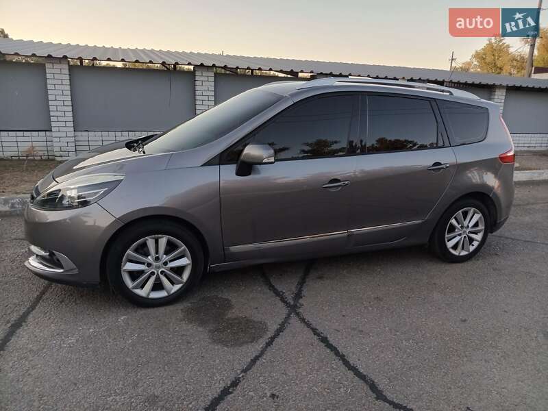 Минивэн Renault Grand Scenic 2012 в 