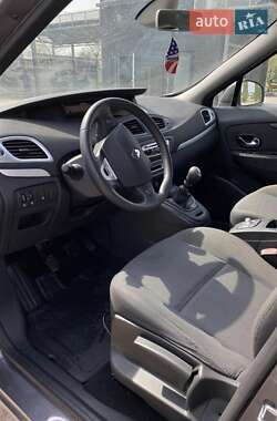 Минивэн Renault Grand Scenic 2010 в 