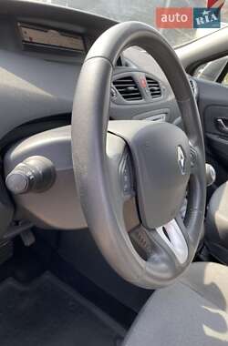 Минивэн Renault Grand Scenic 2010 в 
