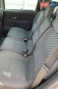 Минивэн Renault Grand Scenic 2010 в 