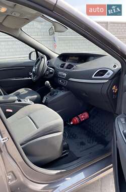 Минивэн Renault Grand Scenic 2010 в 