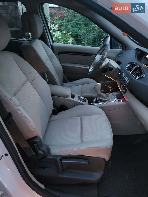 Мінівен Renault Grand Scenic 2011 в Петропавлівській Борщагівці