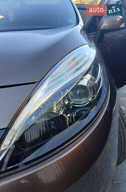 Минивэн Renault Grand Scenic 2014 в 