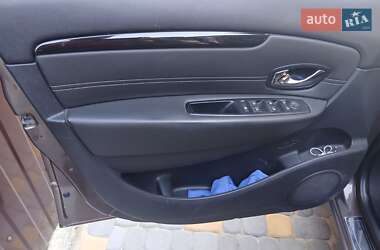 Минивэн Renault Grand Scenic 2014 в 