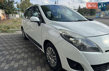 Минивэн Renault Grand Scenic 2009 в 
