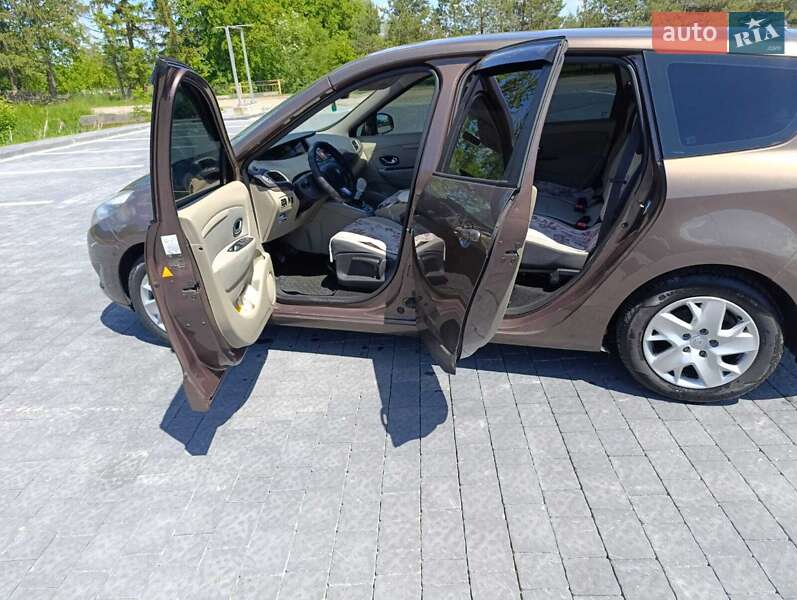 Минивэн Renault Grand Scenic 2011 в Самборе